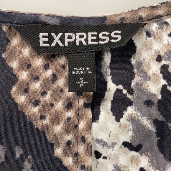 Express Python Print Silky Cold Shoulder Blouse - Picture 7 of 9